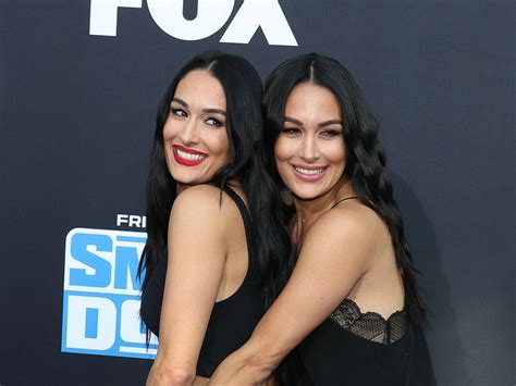 nikki nackt|Brie & Nikki Bella Go Completely Nude for Joint Maternity Shoot